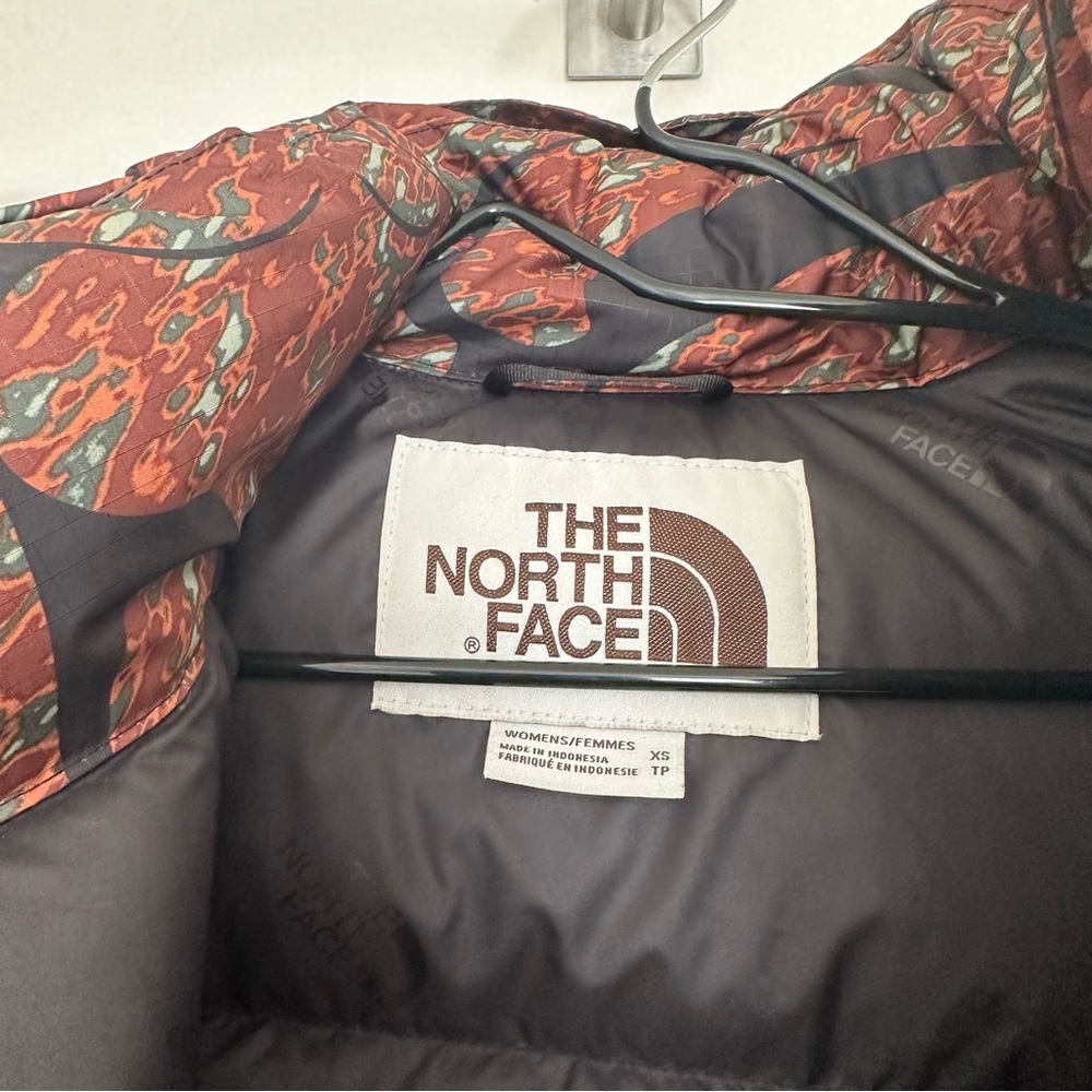 NWT The North Face Women's Printed Sierra Down Short Jacket XS - Picture 9 of 12